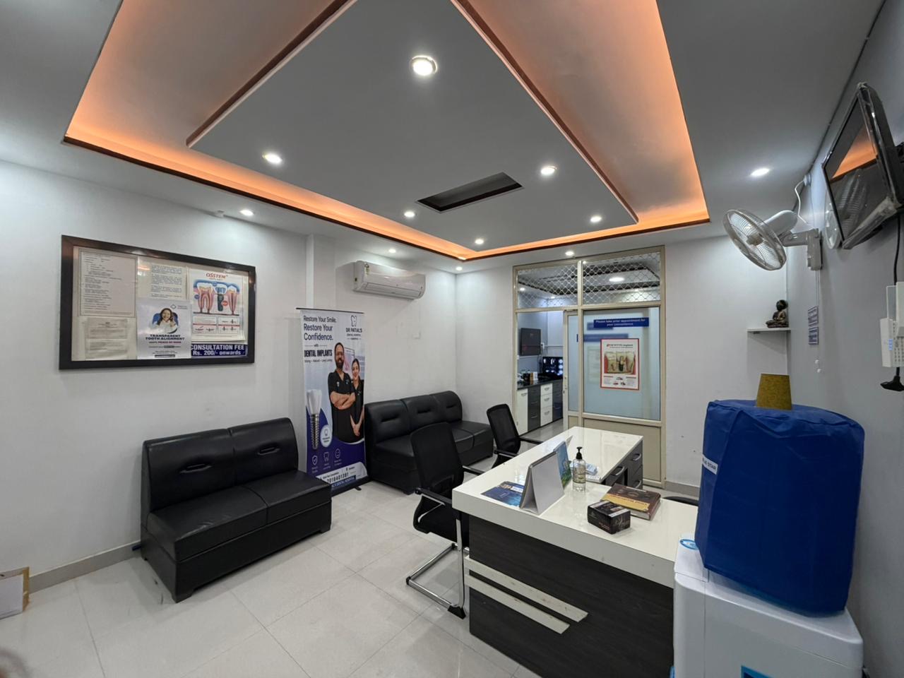 Reception & Waiting Lounge